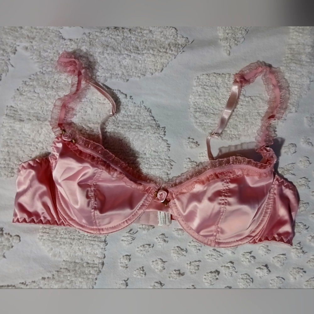 Silky look, very cute design.